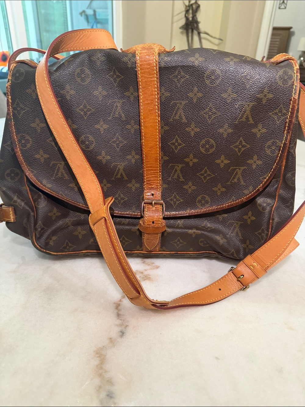 Louis Vuitton Monogram Canvas Messenger Bag - Picture 4 of 17